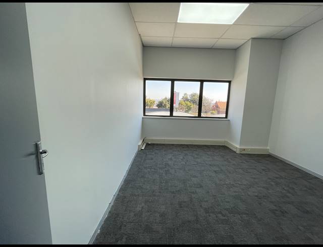 330M² OFFICE TO LET IN RIVONIA